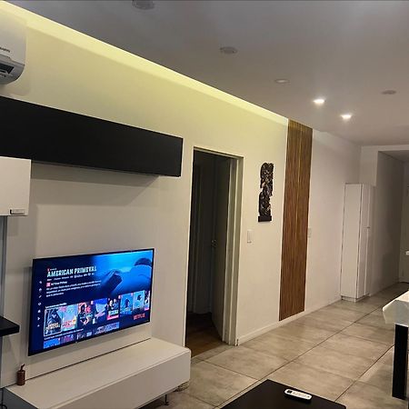 Suite In San Telmo Dormitorio En Suite Con Dos Banos Y Balcon A La Calle Буэнос-Айрес Экстерьер фото