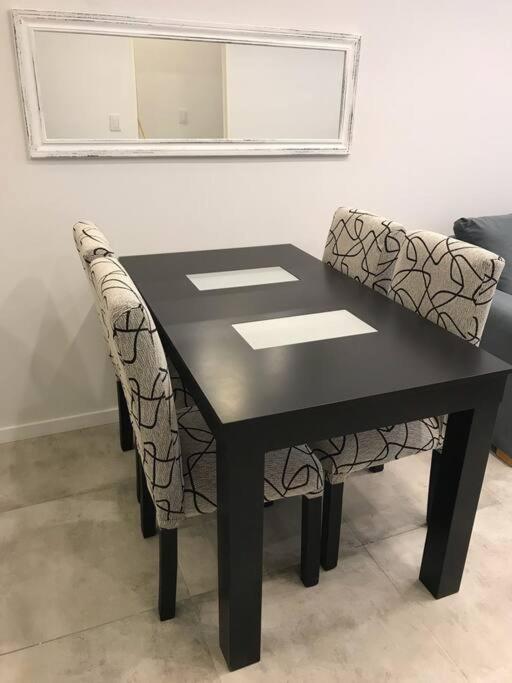 Suite In San Telmo Dormitorio En Suite Con Dos Banos Y Balcon A La Calle Буэнос-Айрес Экстерьер фото