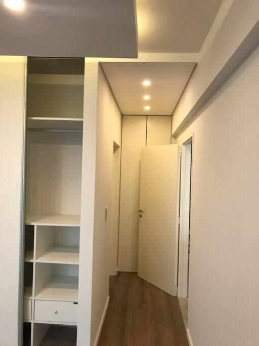 Suite In San Telmo Dormitorio En Suite Con Dos Banos Y Balcon A La Calle Буэнос-Айрес Экстерьер фото