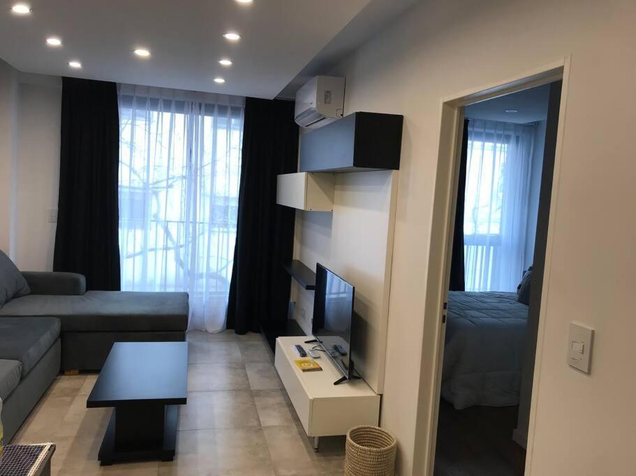 Suite In San Telmo Dormitorio En Suite Con Dos Banos Y Balcon A La Calle Буэнос-Айрес Экстерьер фото